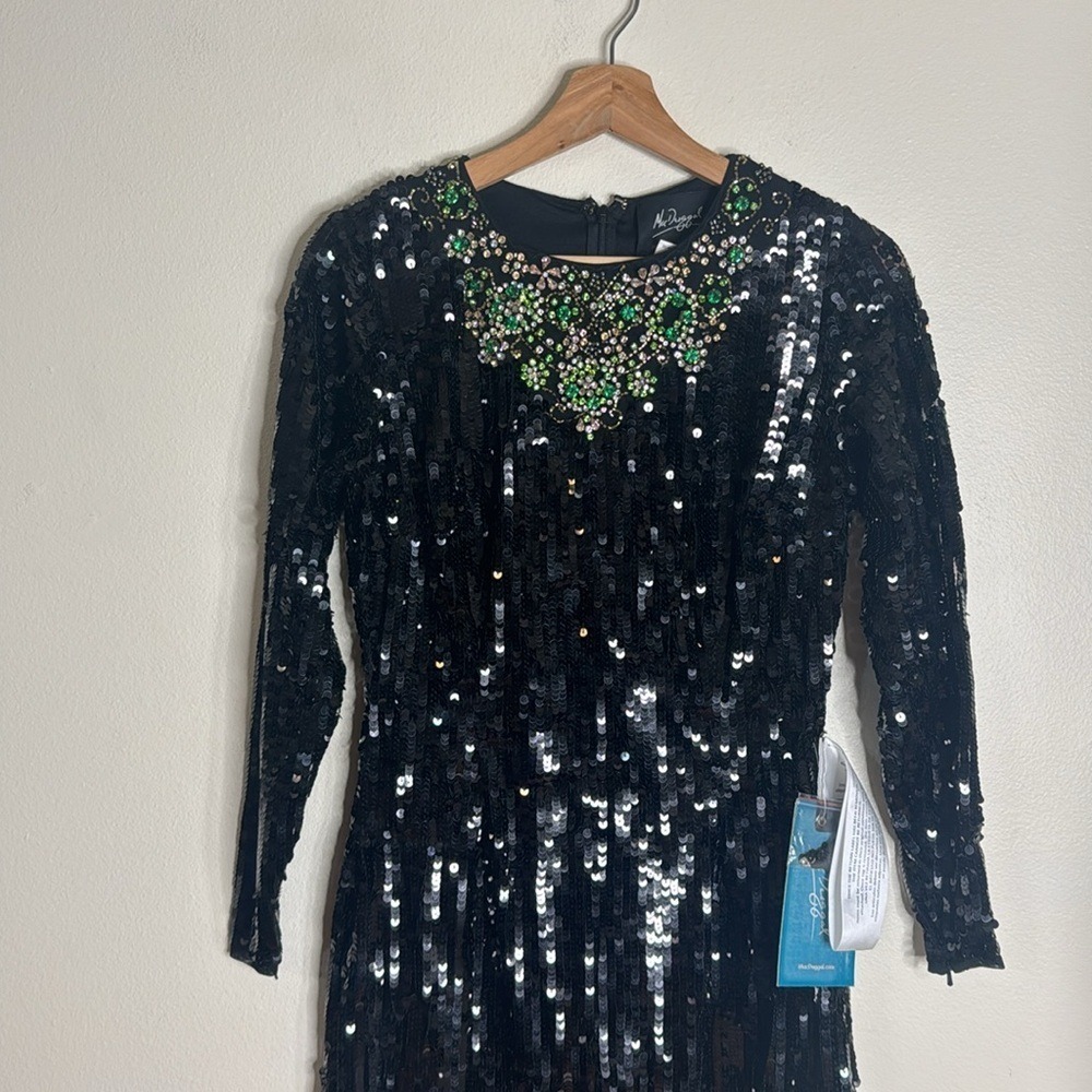 Mac Duggal Sequined Embellished Collar Gown in Black Green size 6 style 93613 - Picture 4 of 16
